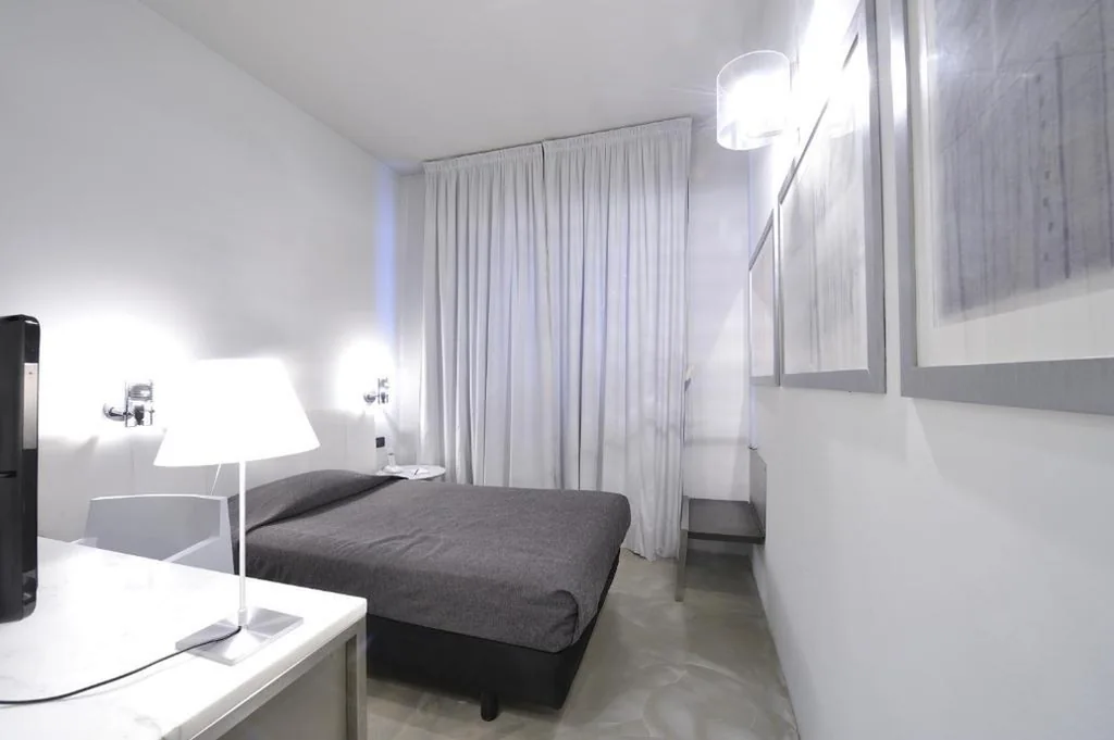 Single Room — Art Hotel Boston