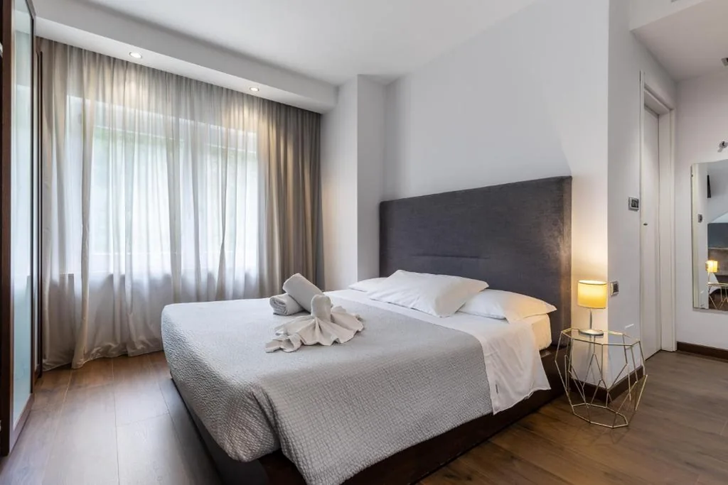 Single Room — Aston Hotel