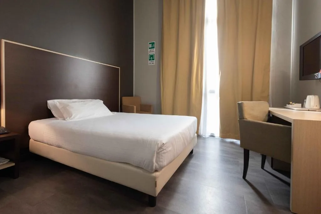 Basic Single Room — Art Hotel Olympic