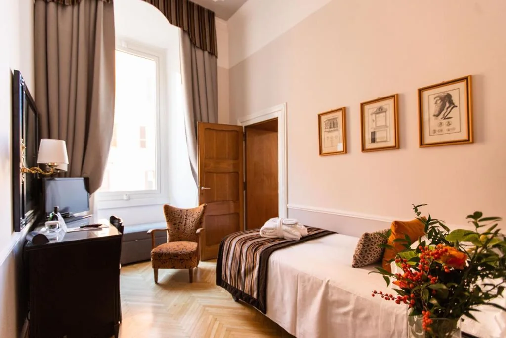Camera Singola — Bettoja Hotel Massimo d’Azeglio