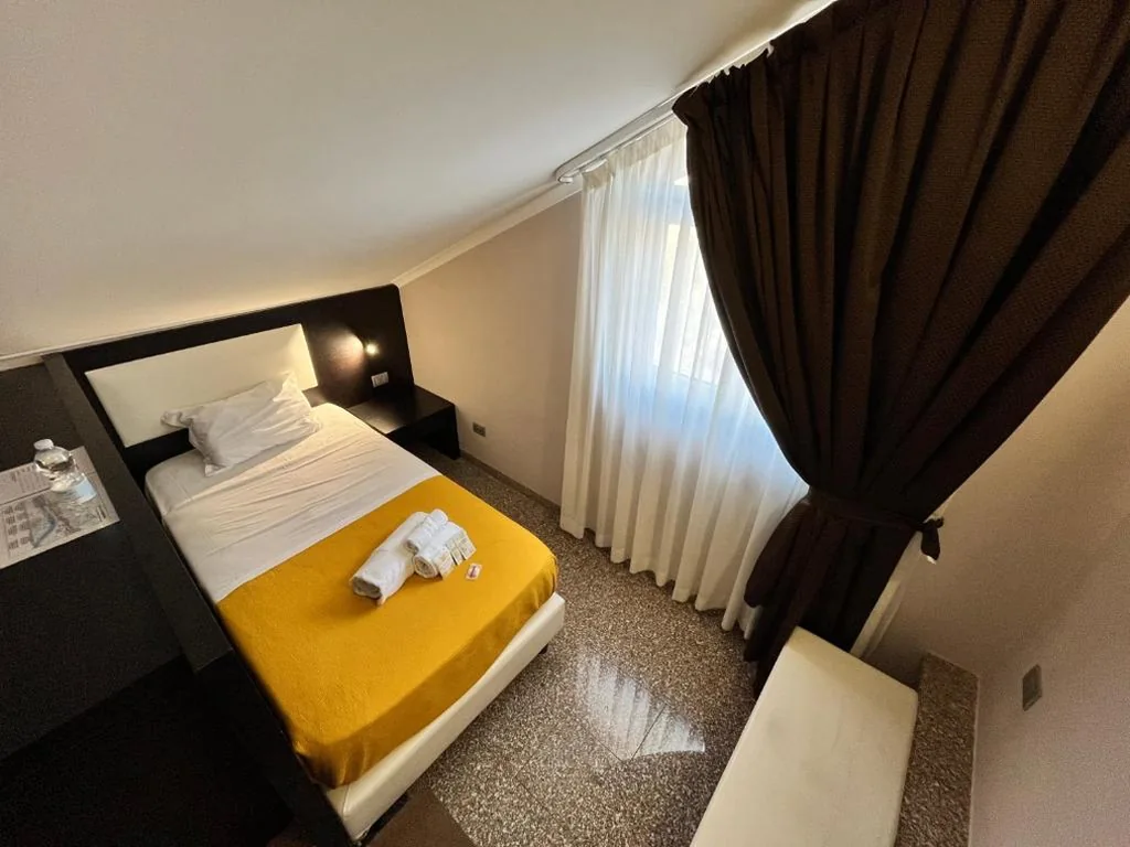 Camera Singola Budget — EH Suites Rome Airport Euro House Hotels