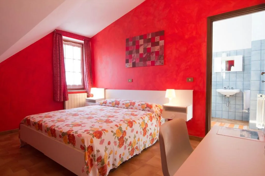 Classic Single Room with Shower — Hotel Edelweiss