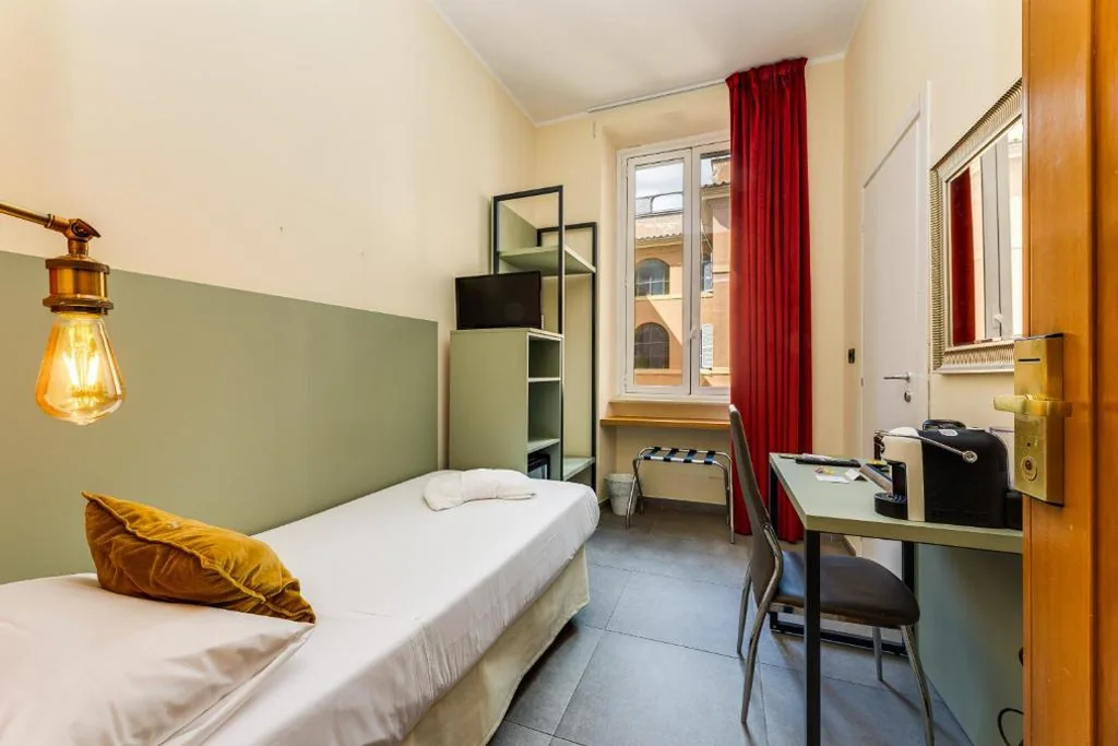 Classic Single Room — Seven