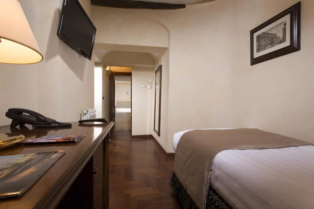 Comfort Single Room with Terrace — Hotel Teatro Pace