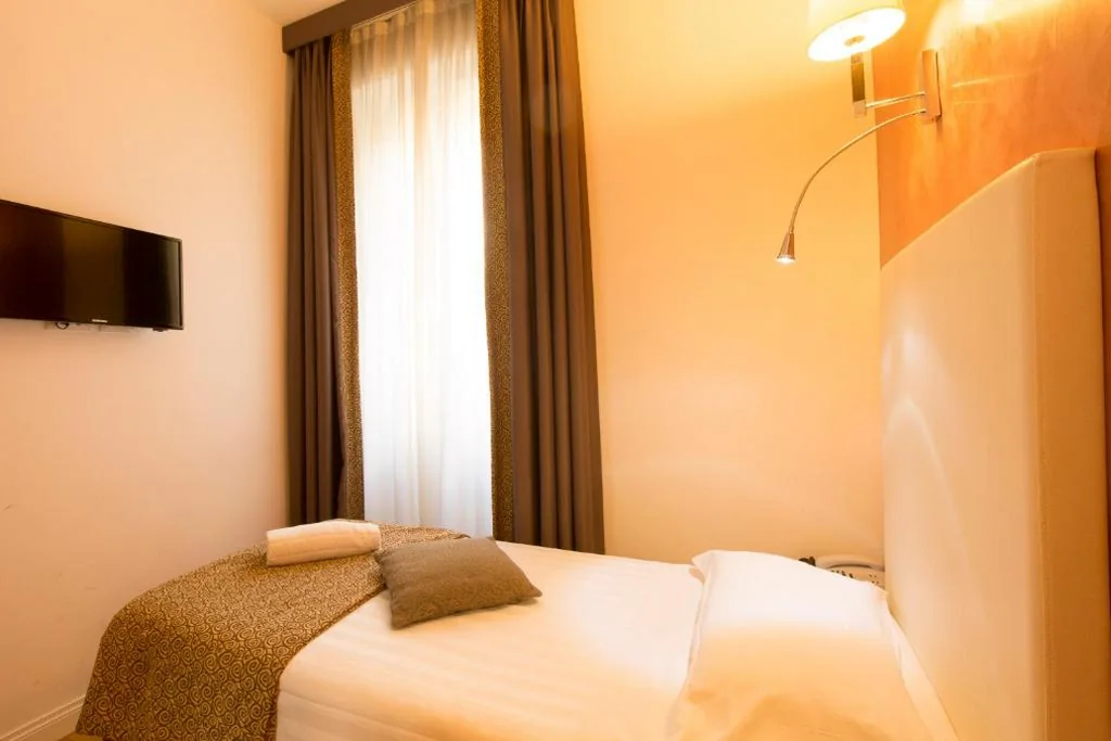 Comfort Single Room — Floris Hotel