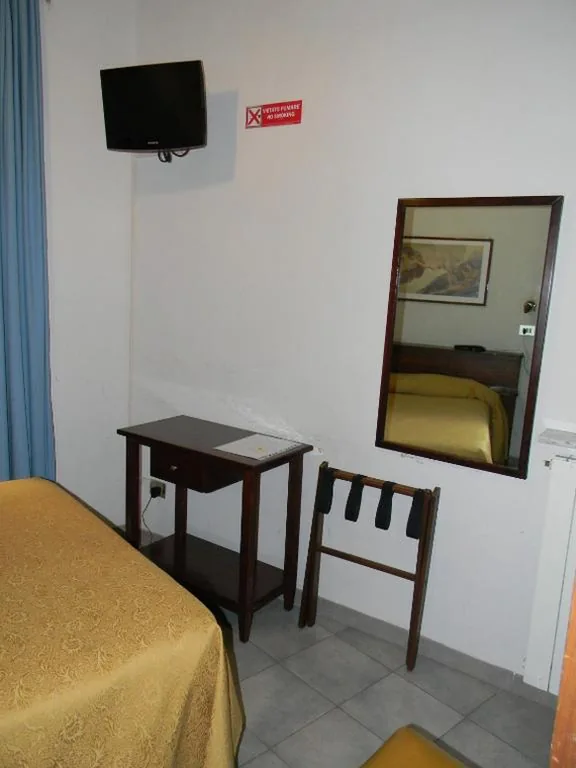Comfort Single Room — Hotel Primavera