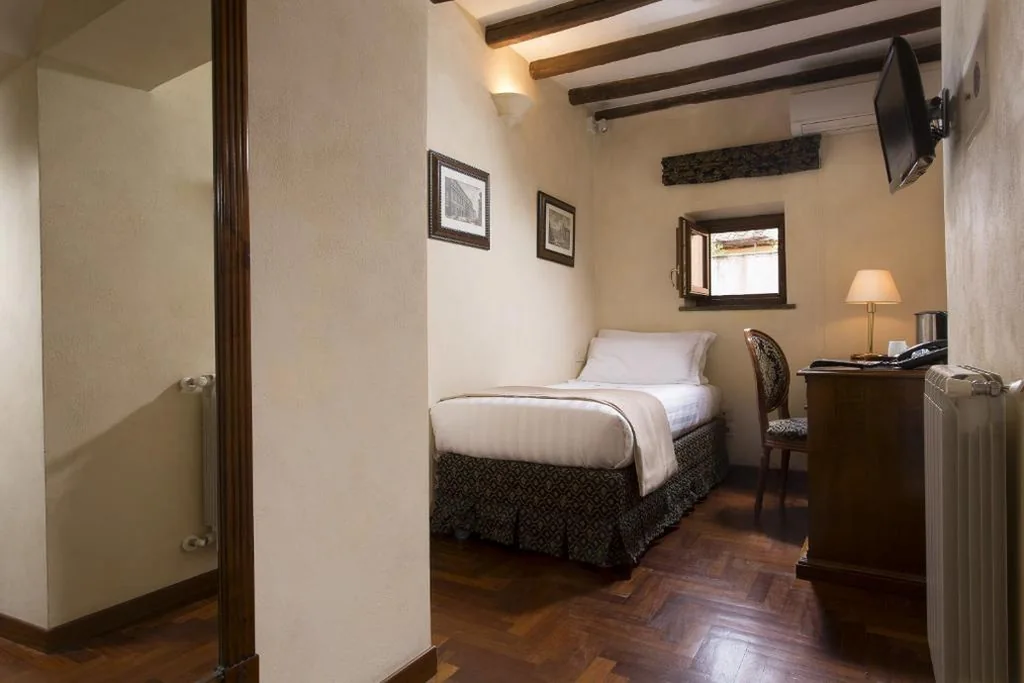 Comfort Single Room — Hotel Teatro Pace