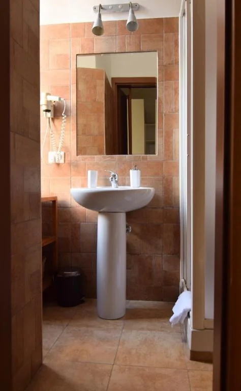Single Room with Bathroom — B&B Casa Cimabue Roma