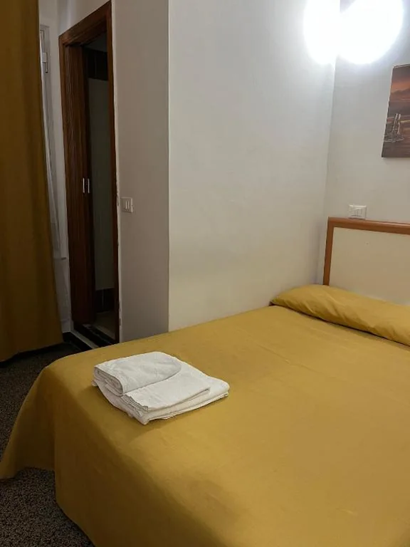 Camera Singola con Bagno — Hotel Villa Costa