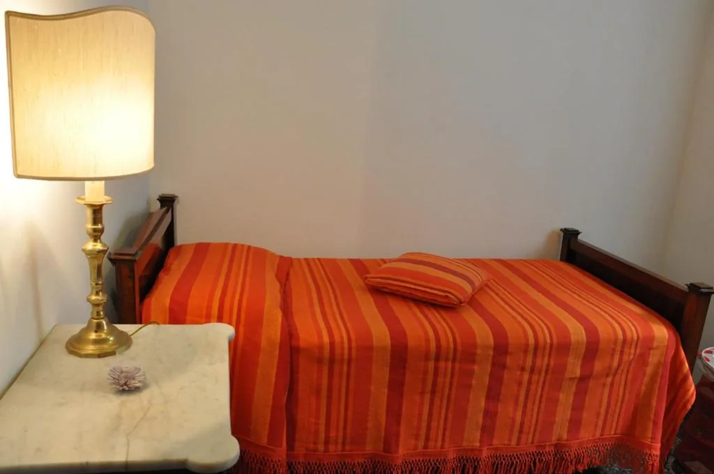 Single Room with Shared Bathroom — Il Ciottolo