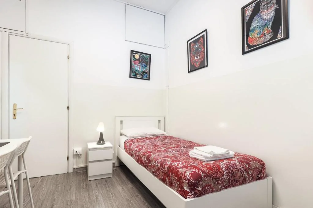 Camera Singola con Bagno in Comune — San Giovanni rooms