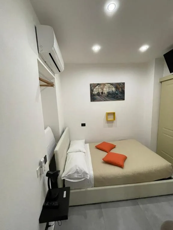 Camera Singola con Bagno — LE CAMERE DI OLTI