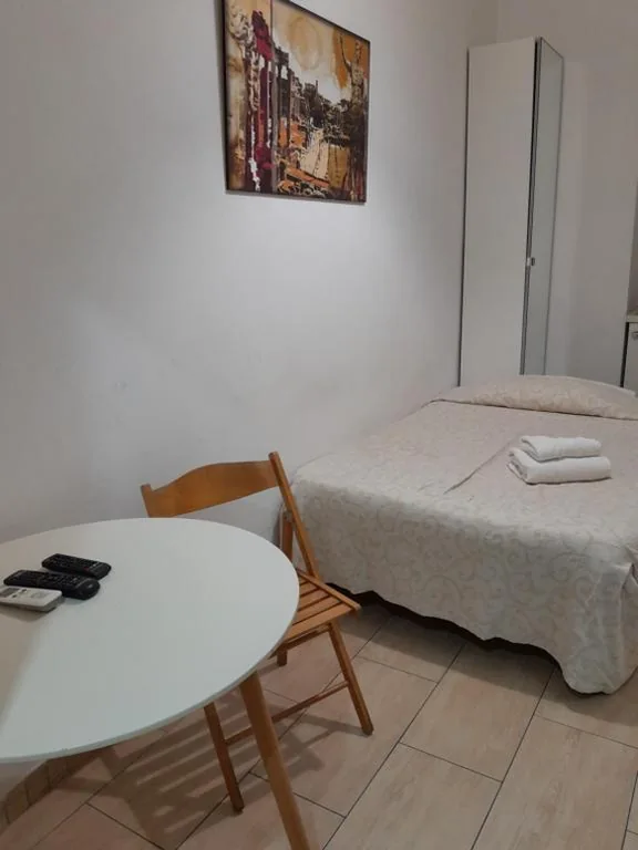 Single Room with Bathroom — Palma