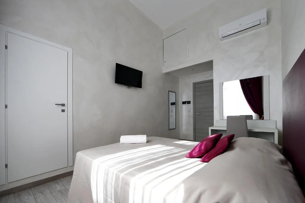 Camera Singola con Bagno Privato — 47 Steps