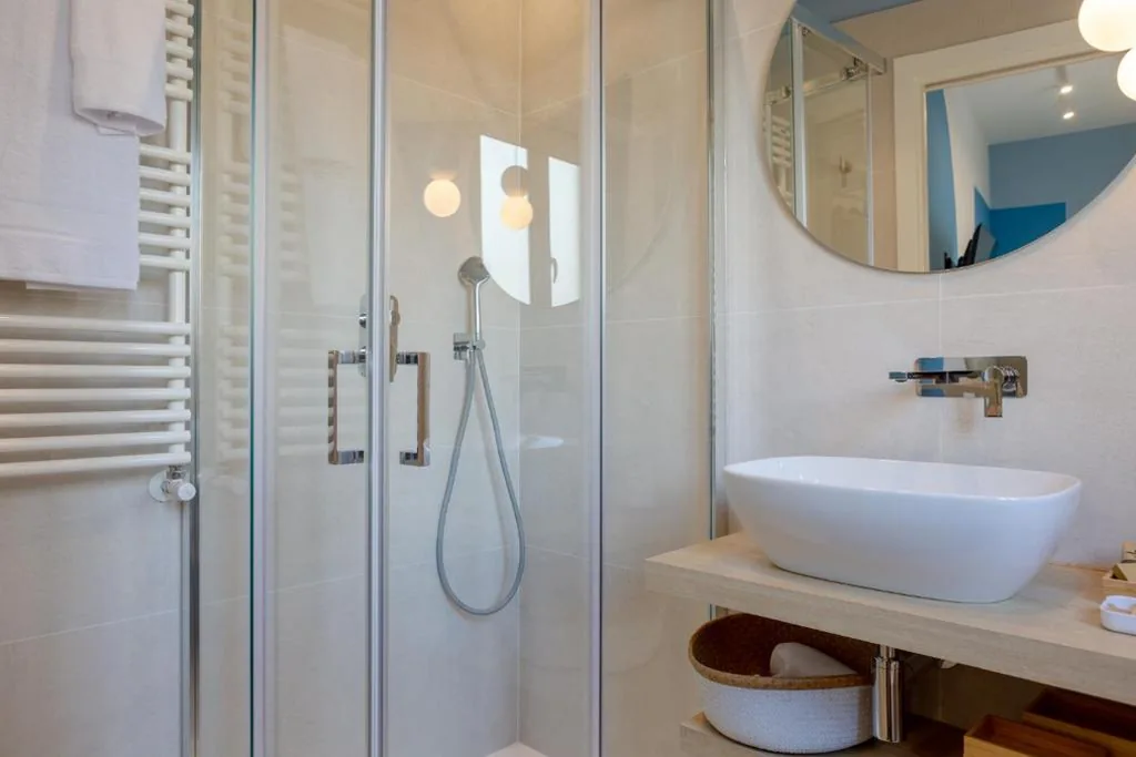 Single Room with Private Bathroom — 633 APPIA DESIGN ROOM