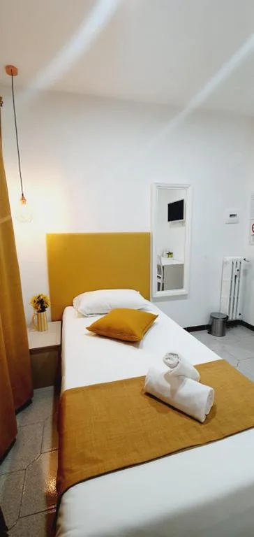 Camera Singola con Bagno Privato — Affittacamere Dianir
