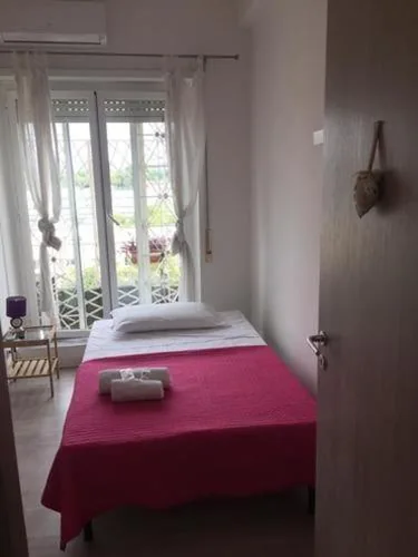 Single Room with Private Bathroom — Affittacamere Roma Tiburtina
