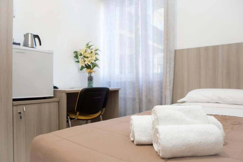 Camera Singola con Bagno Privato — Affittacamere San Martino