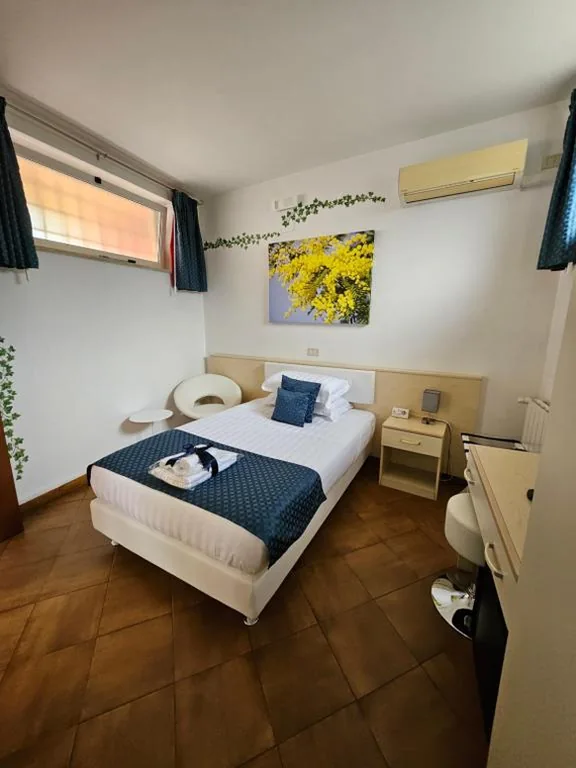 Single Room with Private Bathroom — Albis Rooms Guest House