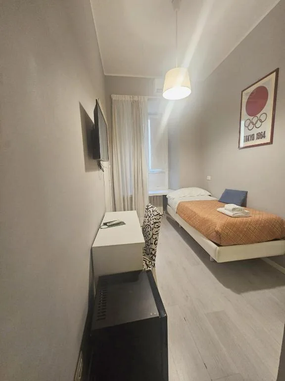 Single Room with Private Bathroom — B-COOL