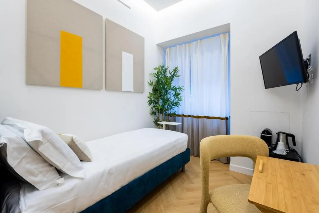 Camera Singola con Bagno Privato — Barberini Design Suites
