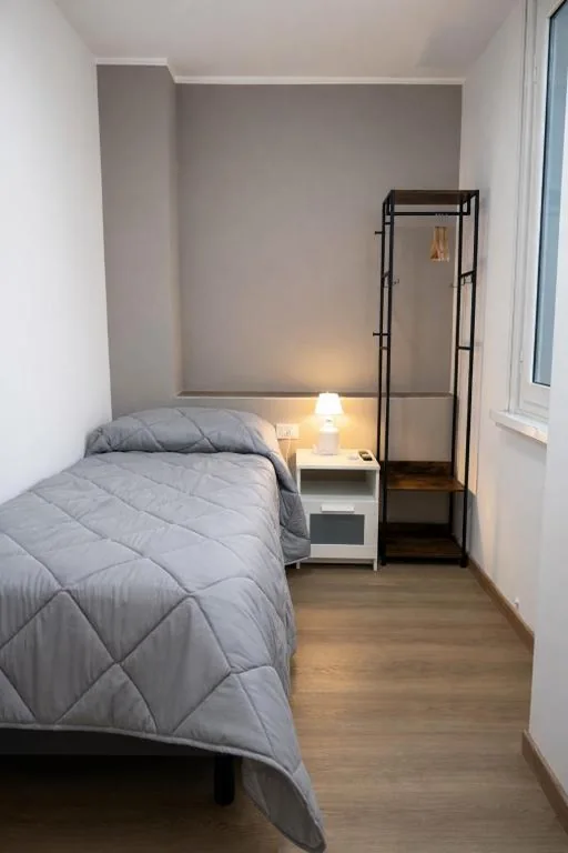 Single Room with Private Bathroom — BEDS&ROOMS TIBURTINA- Rooms, Camere private