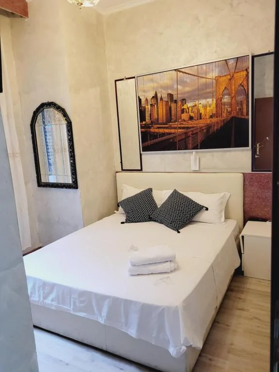 Single Room with Private Bathroom — Captin Home Roma