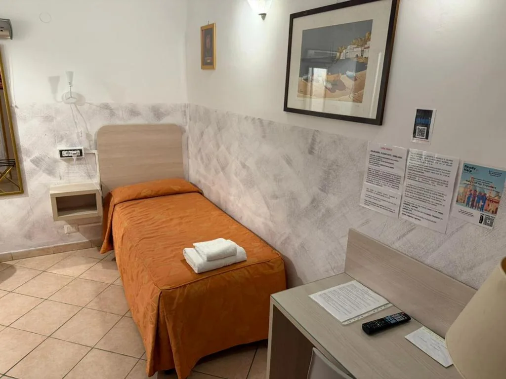 Single Room with Private Bathroom — Casa Zavatti