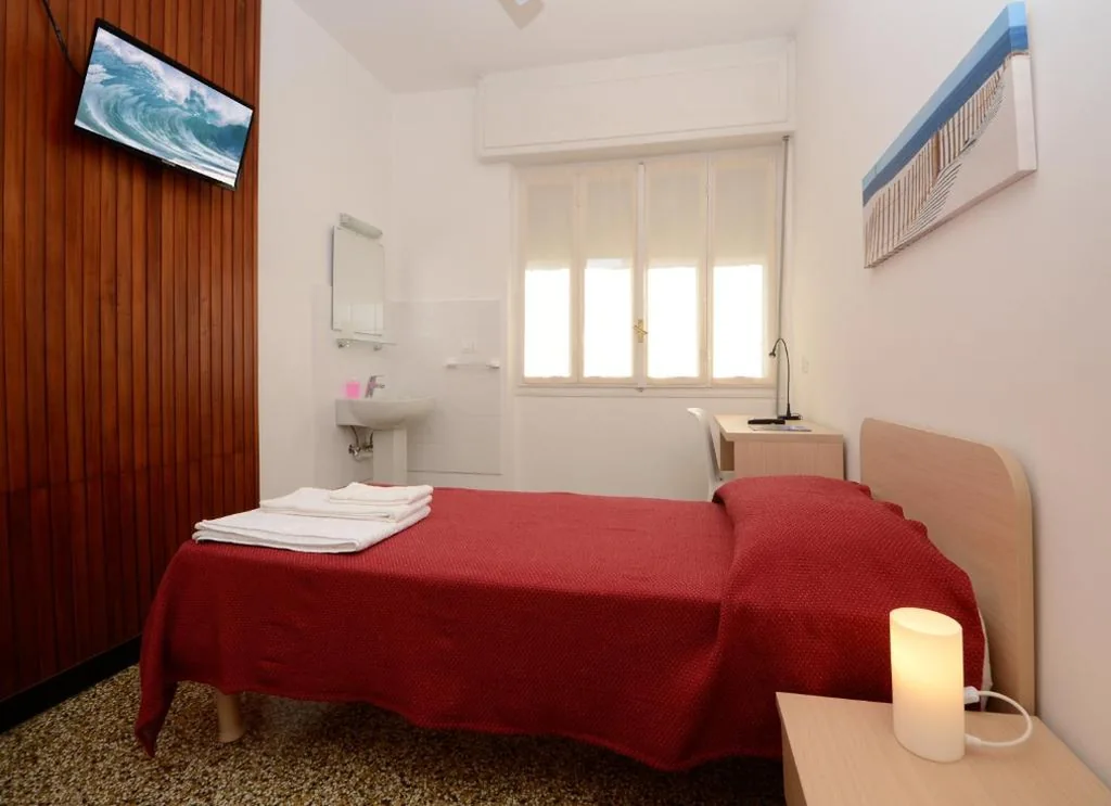 Camera Singola con Bagno Privato Esterno — Locanda Marita