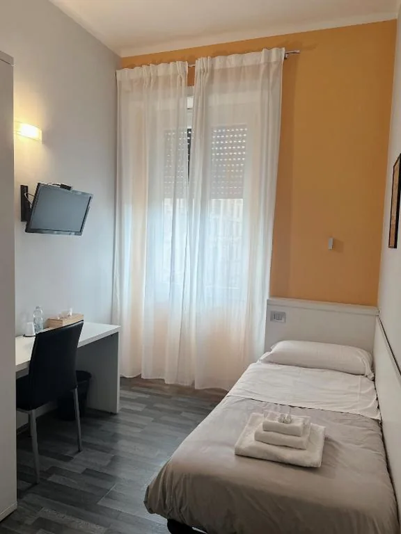 Camera Singola con Bagno Privato Esterno — The Manzoni