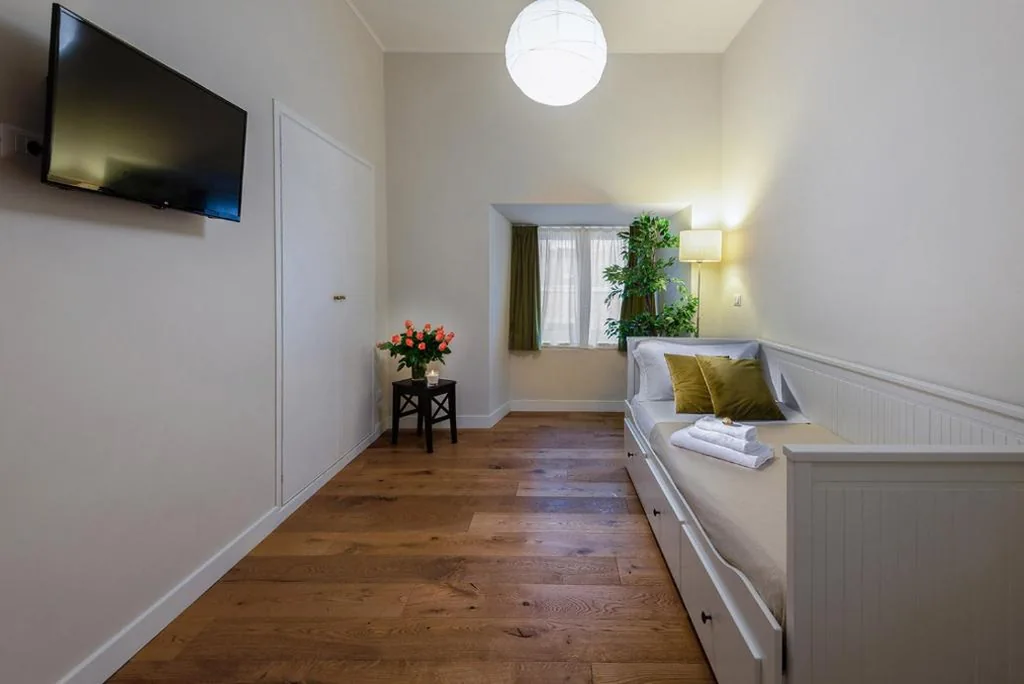 Camera Singola con Bagno Privato Esterno — Tula Inn
