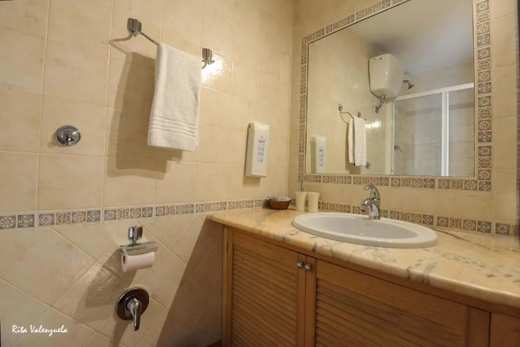 Single Room with Private Bathroom — Federici Guest House