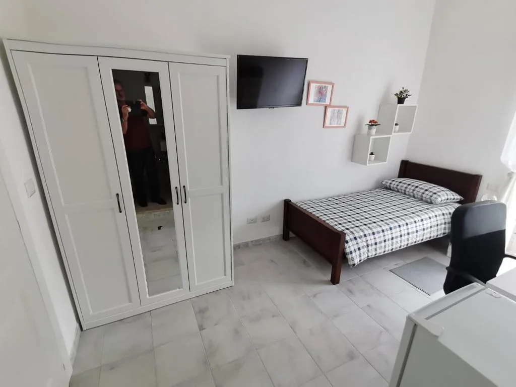 Single Room with Private Bathroom — GioCla