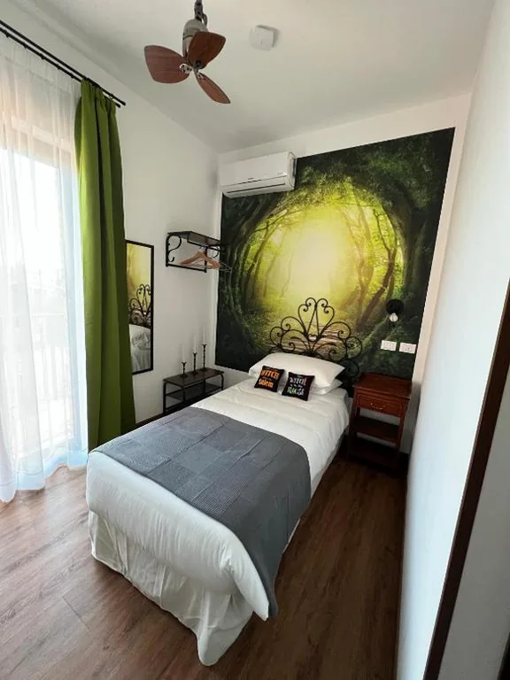 Single Room with Private Bathroom — Guest House Le Vagabonde