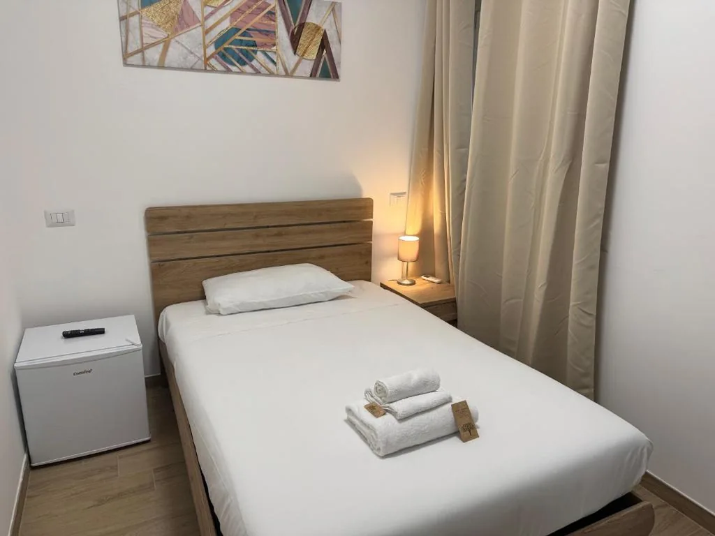 Camera Singola con Bagno Privato — GuestHouse Appia478 – ChiacchioPM