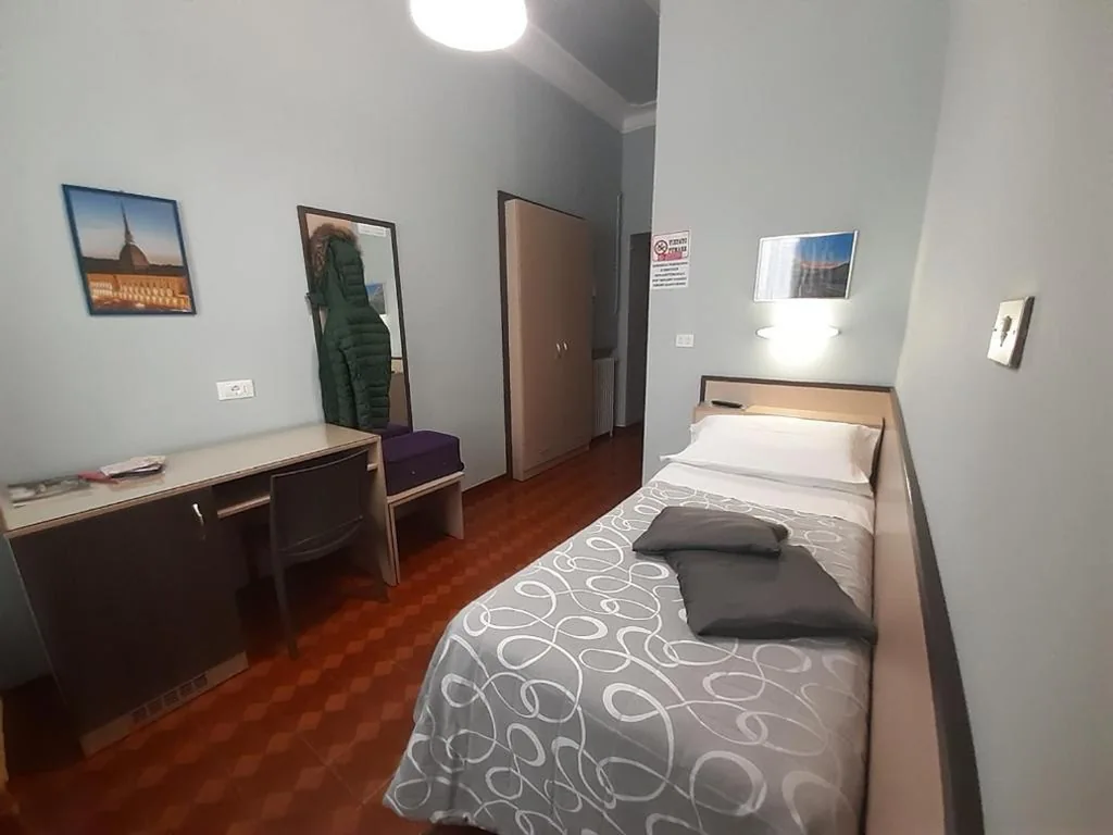 Camera Singola con Bagno Privato — Hotel Alba Torino centro