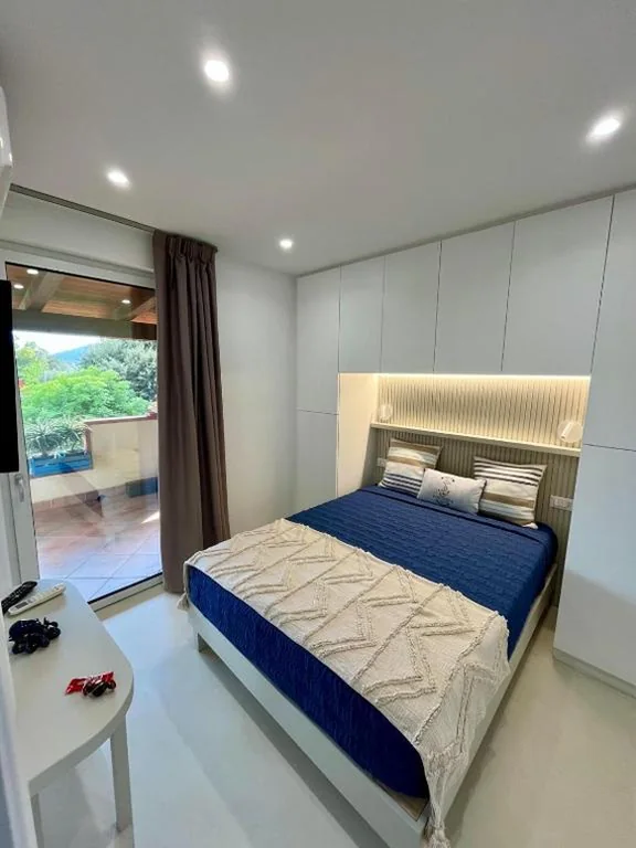 Camera Singola con Bagno Privato — I Lecci Guesthouse