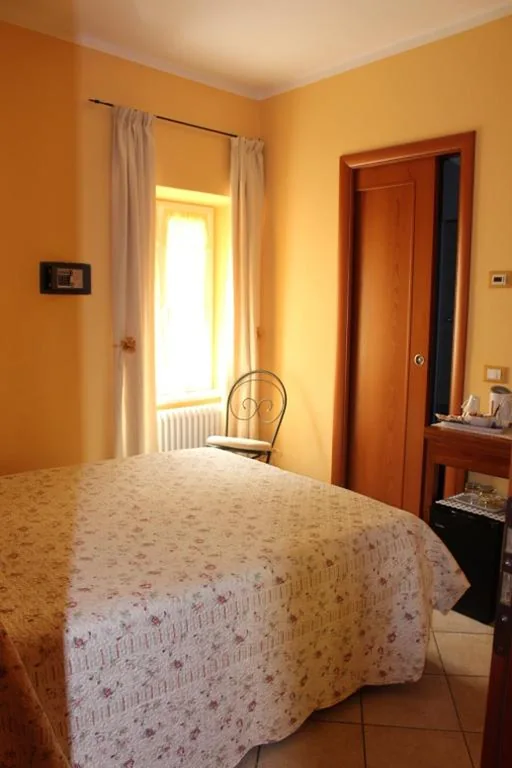 Camera Singola con Bagno Privato — Il Timone Lerta