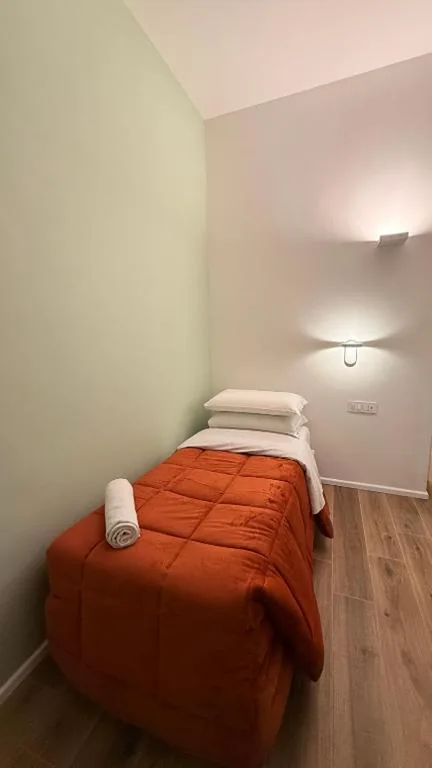 Camera Singola con Bagno Privato — Niam House
