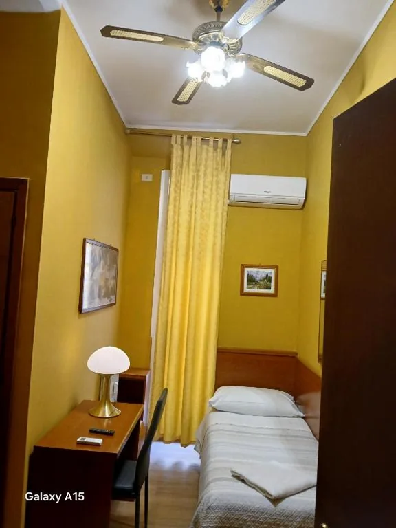 Camera Singola con Bagno Privato — OK Roma