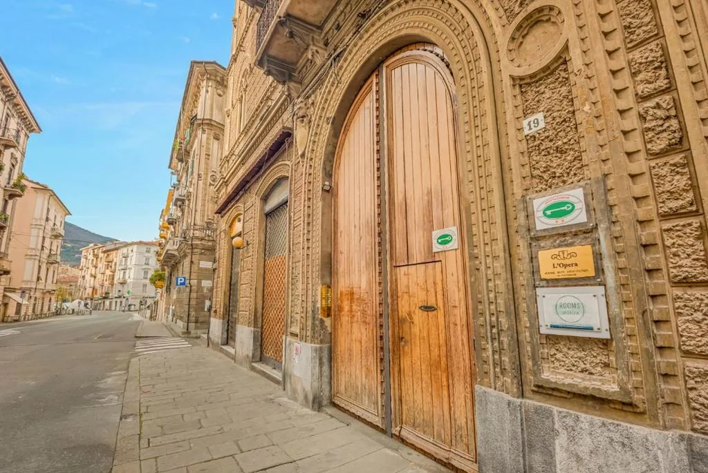Single Room with Private Bathroom — Rooms La Spezia 5Terre-Vicino alla stazione