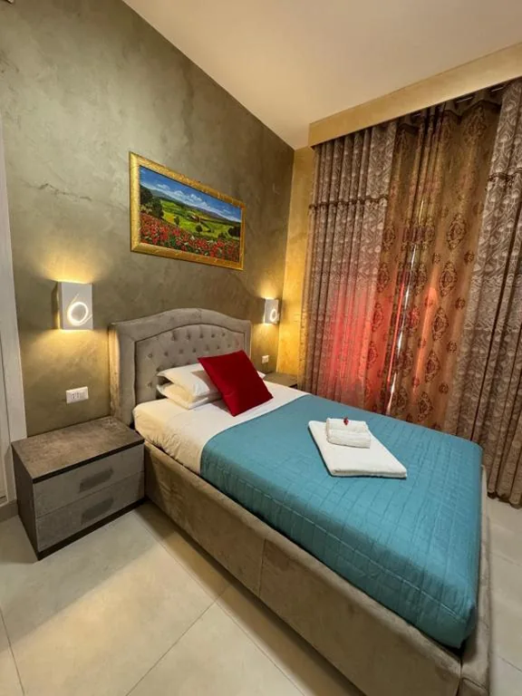 Camera Singola con Bagno Privato — SAARAH affittacamere
