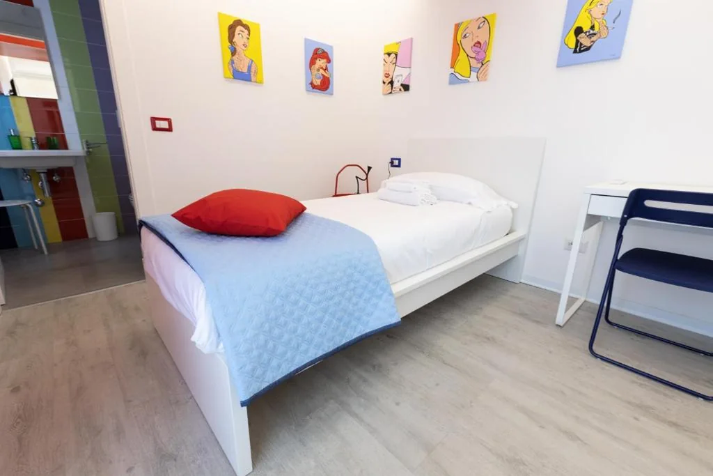 Single Room with Private Bathroom — Valmontone Travel Rooms
