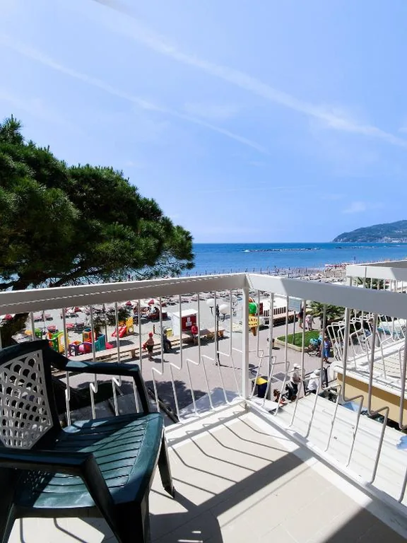 Single Room with Balcony — Albergo Anita