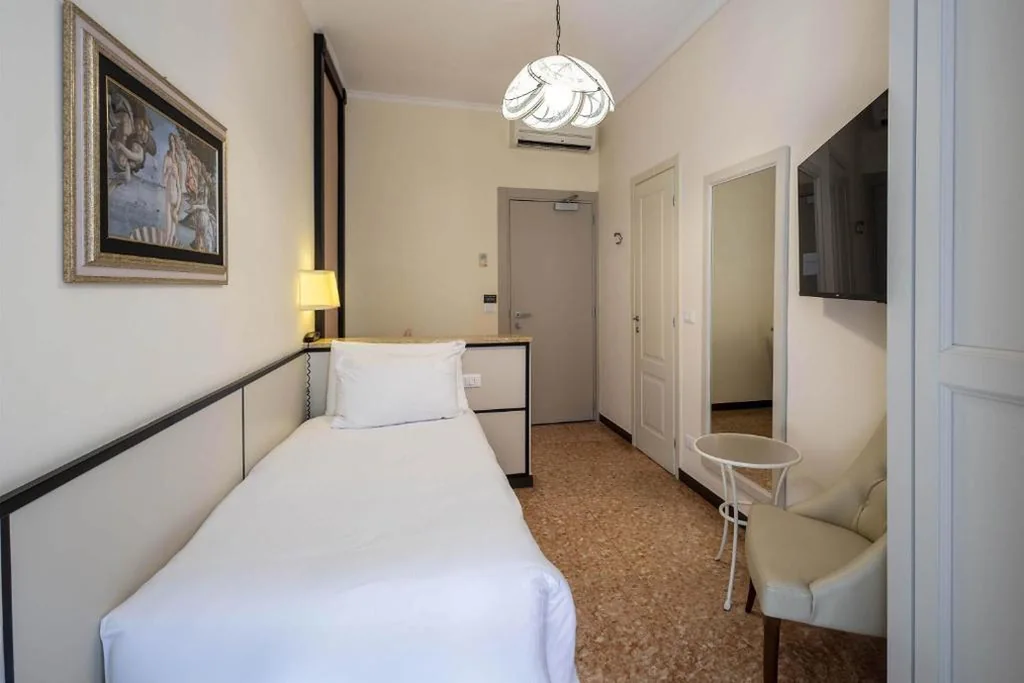 Camera Singola con Balcone — B&B HOTEL Diano Marina Palace