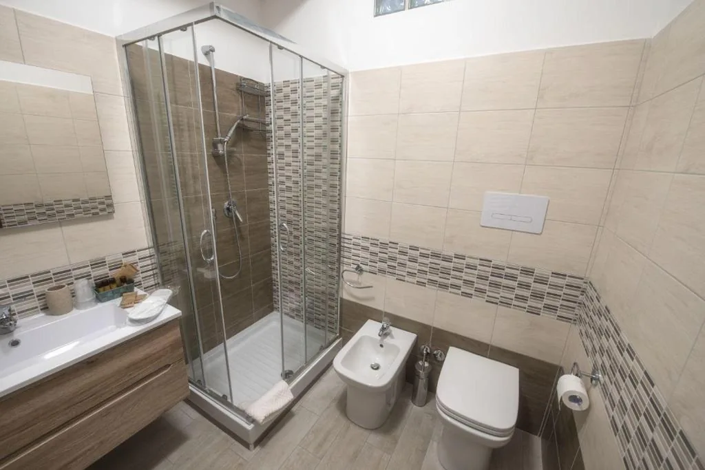 Camera Singola con Balcone — Bed & Breakfast Vacanze Romane