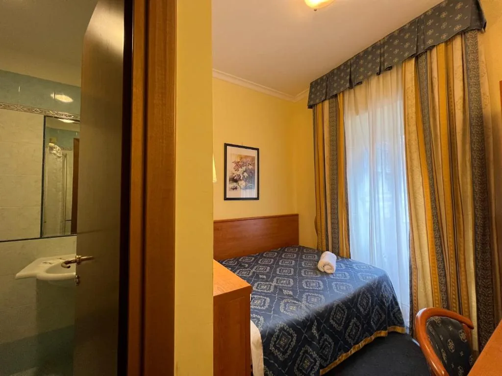 Single Room with a Three-Quarter Bed — Baltik Guesthouse