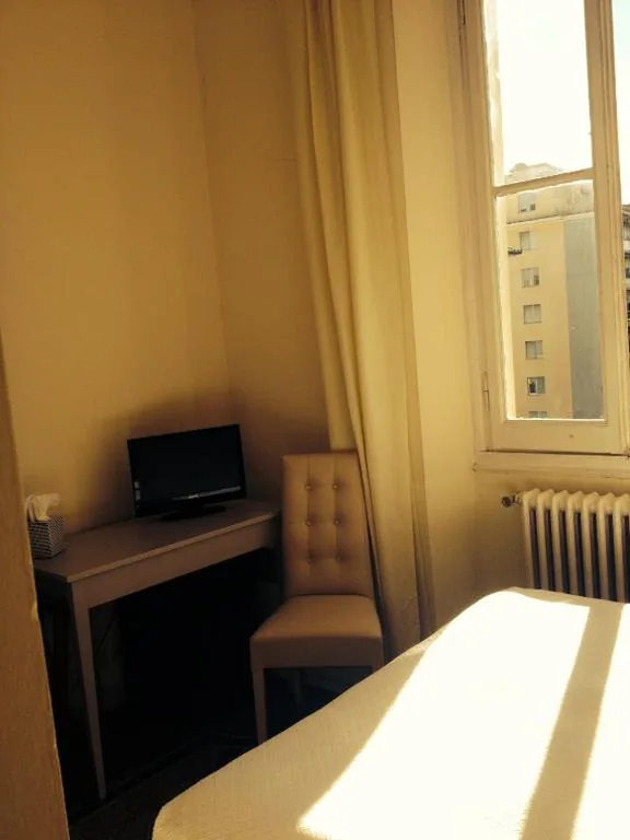 Camera Singola con Letto a Una Piazza e Mezza — Hotel Miramare