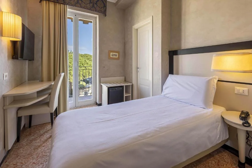 Camera Singola con Terrazza — B&B HOTEL Diano Marina Palace