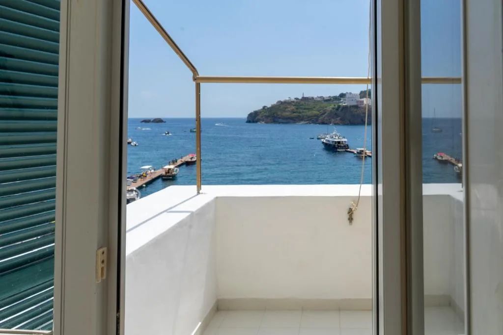 Camera Singola con Terrazza — Pensione Silvia Santa Marì